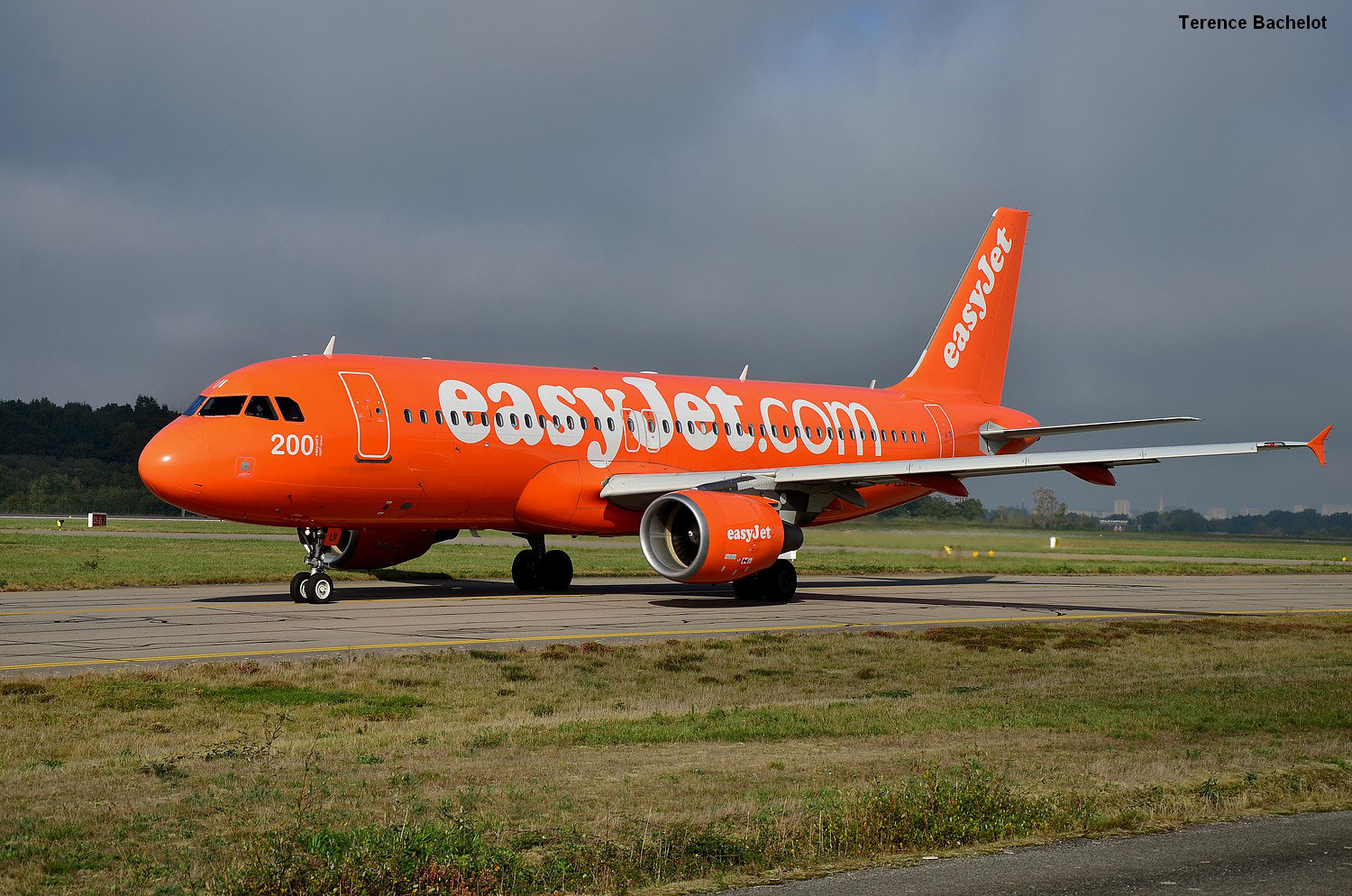 G Ezui A Easyjet Th Airbus C S