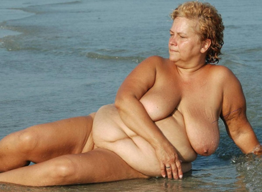Голые полные женщины на пляже 