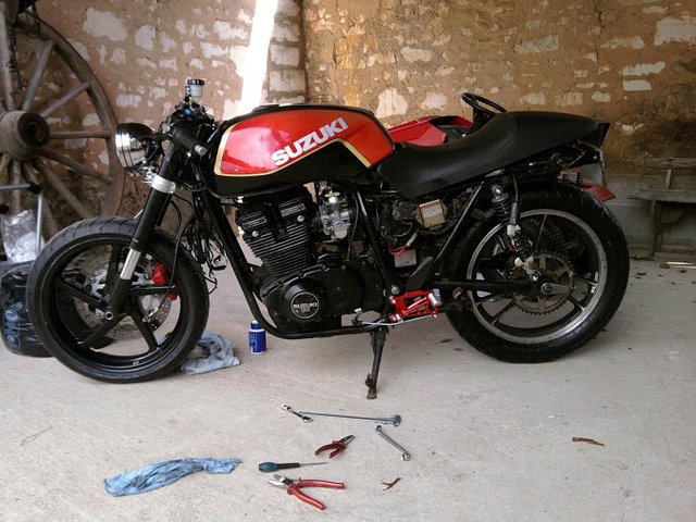 Projet: Prepa Café Racer Gsx 400 - Page 2 Dw9g