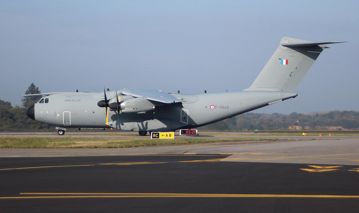 [16/10/2015] Airbus A400m (F-RBAB) France Air Force 28nr