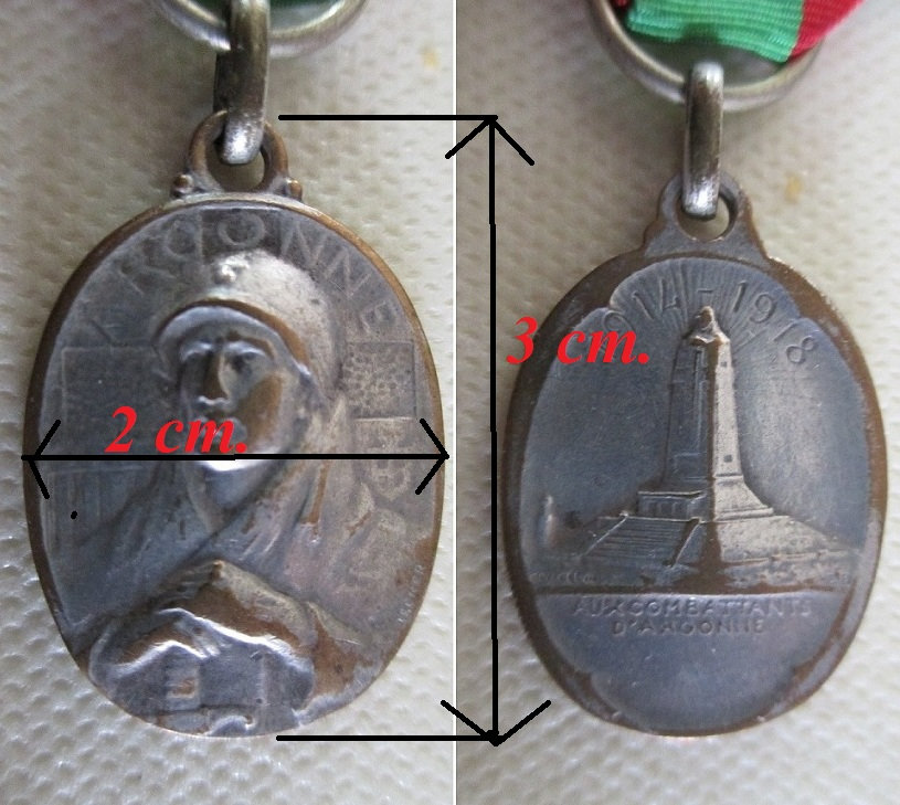 (B)  lot insignes et médailles 1914-1918. 0q9f