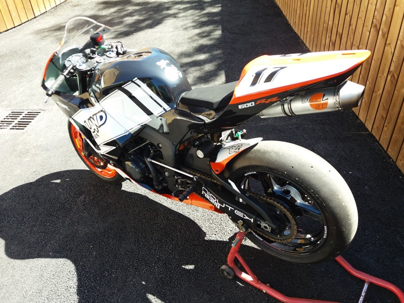 nouvelle peinture 600 cbr rr piste  O6g3