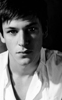 Le visage comme un lac, ft. Gaspard Ulliel Cy2q