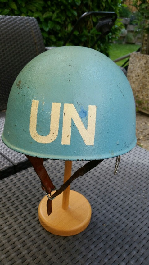 Casque d'observateur Suisse ONU 85l1