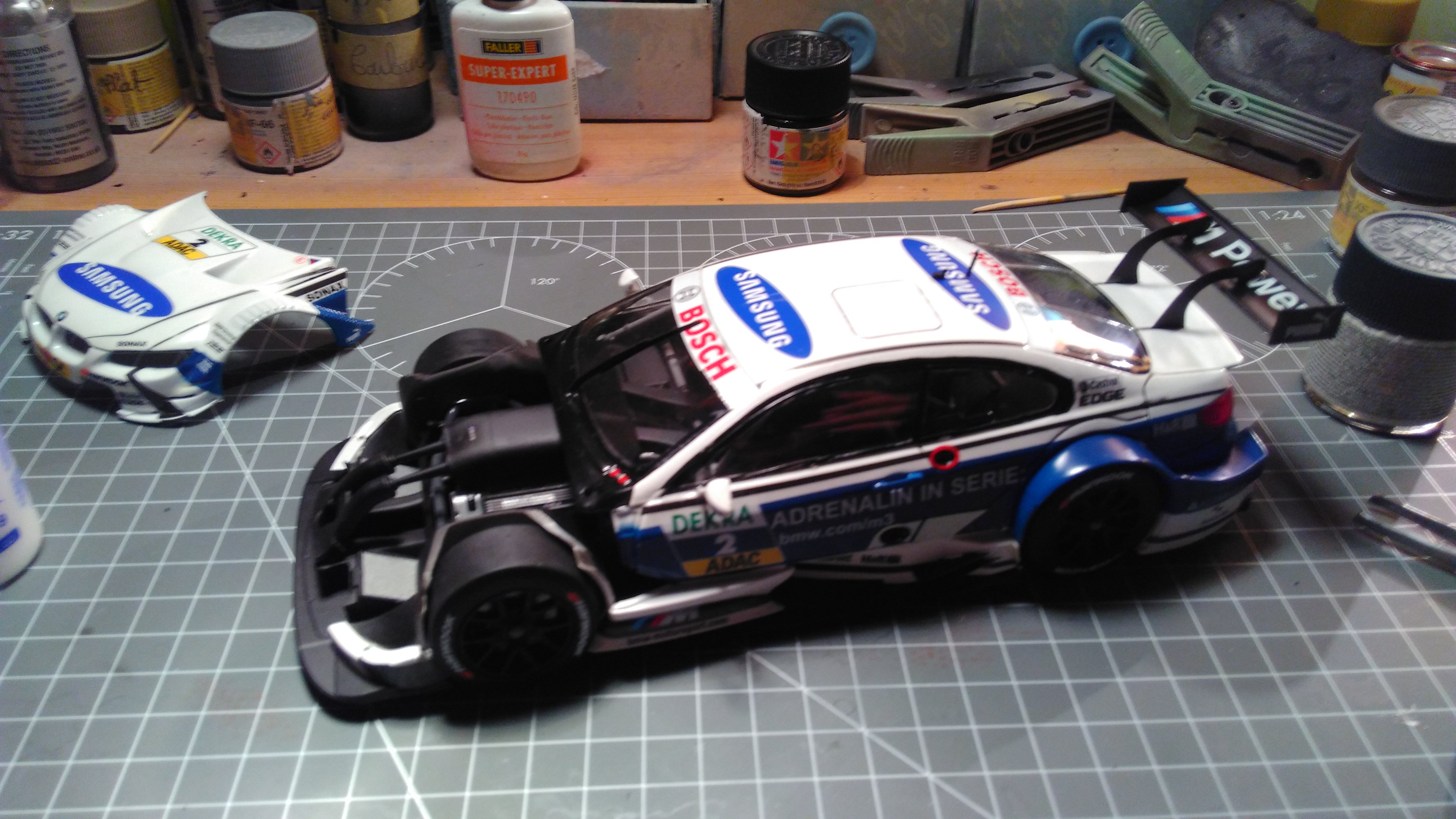 Revell BMW M3 DTM 2013 - Page 14 Ljhs