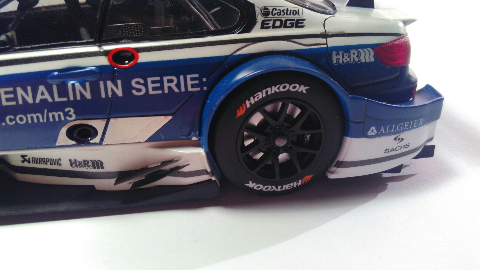 Revell BMW M3 DTM 2013 - Page 14 Utum