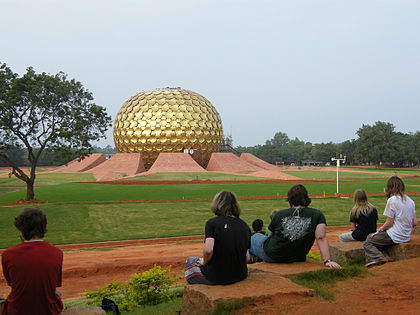 Auroville, un nouveau monde sans argent ni religion Qv70