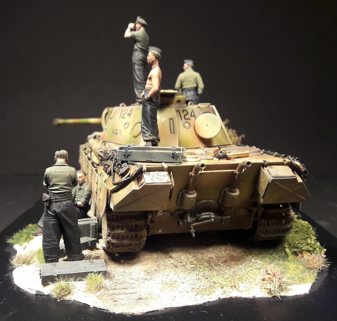 Sd.Kfz.171 Panther D - Page 4 Rjbn