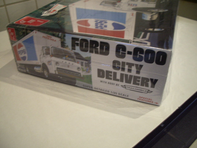 Ford C 600 race truck hauler de chez amt au 1/25 .  Ljam