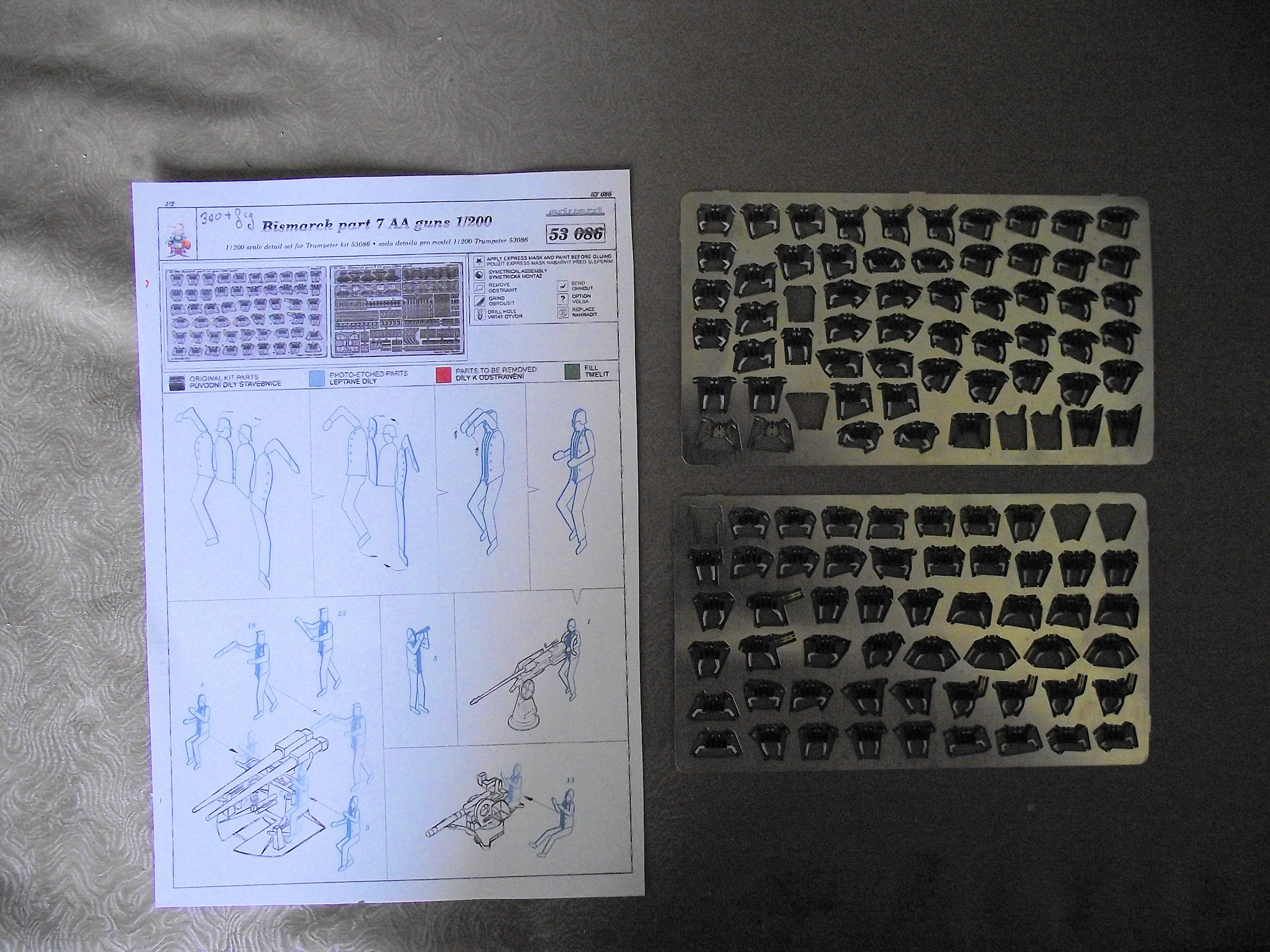 Bismarck 1/200 Trumpeter - Page 6 Q9ia