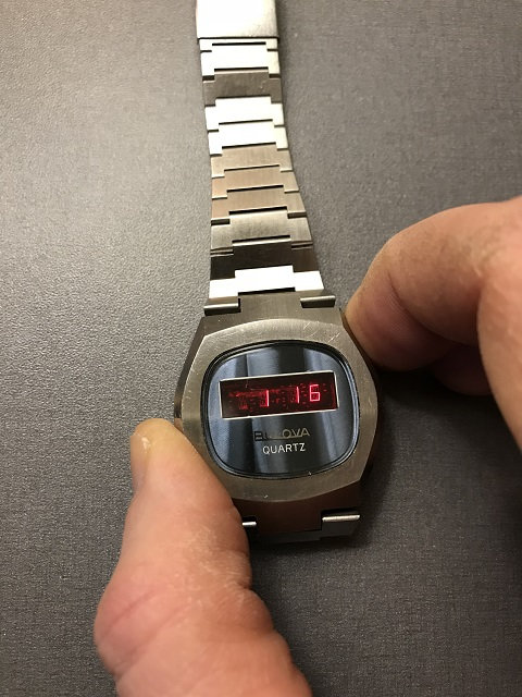 Bulova N6 vintage LED watch 1976 Ua8m