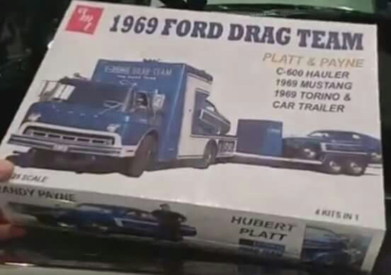 Ford C 600 race truck hauler de chez amt au 1/25 .  Wkjh