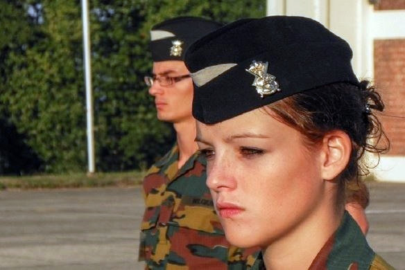 Some belgian beret badges 8vd0