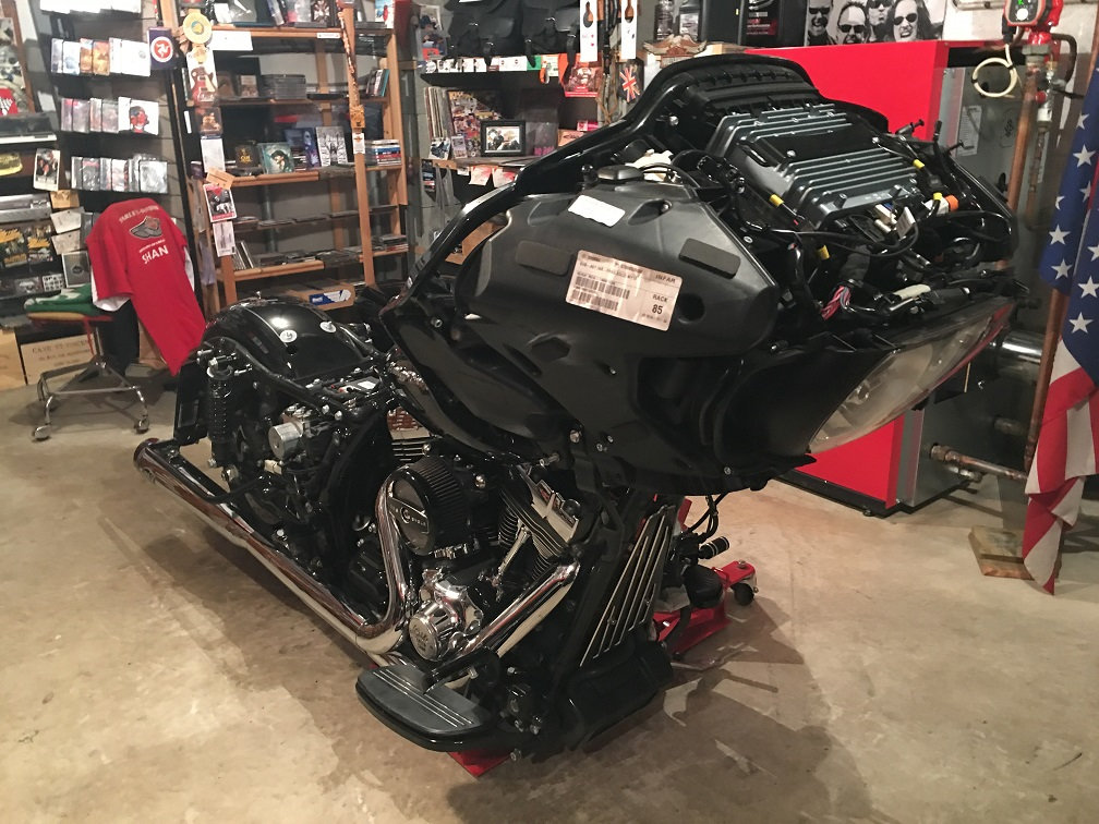 MODIFICATIONS ROAD GLIDE 2015 - Page 29 Aksb