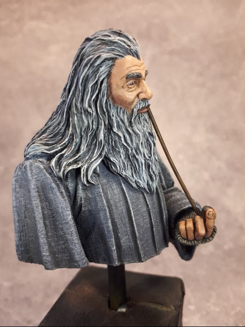 Buste de Gandalf - Enfin sur son socle !!! J9m8