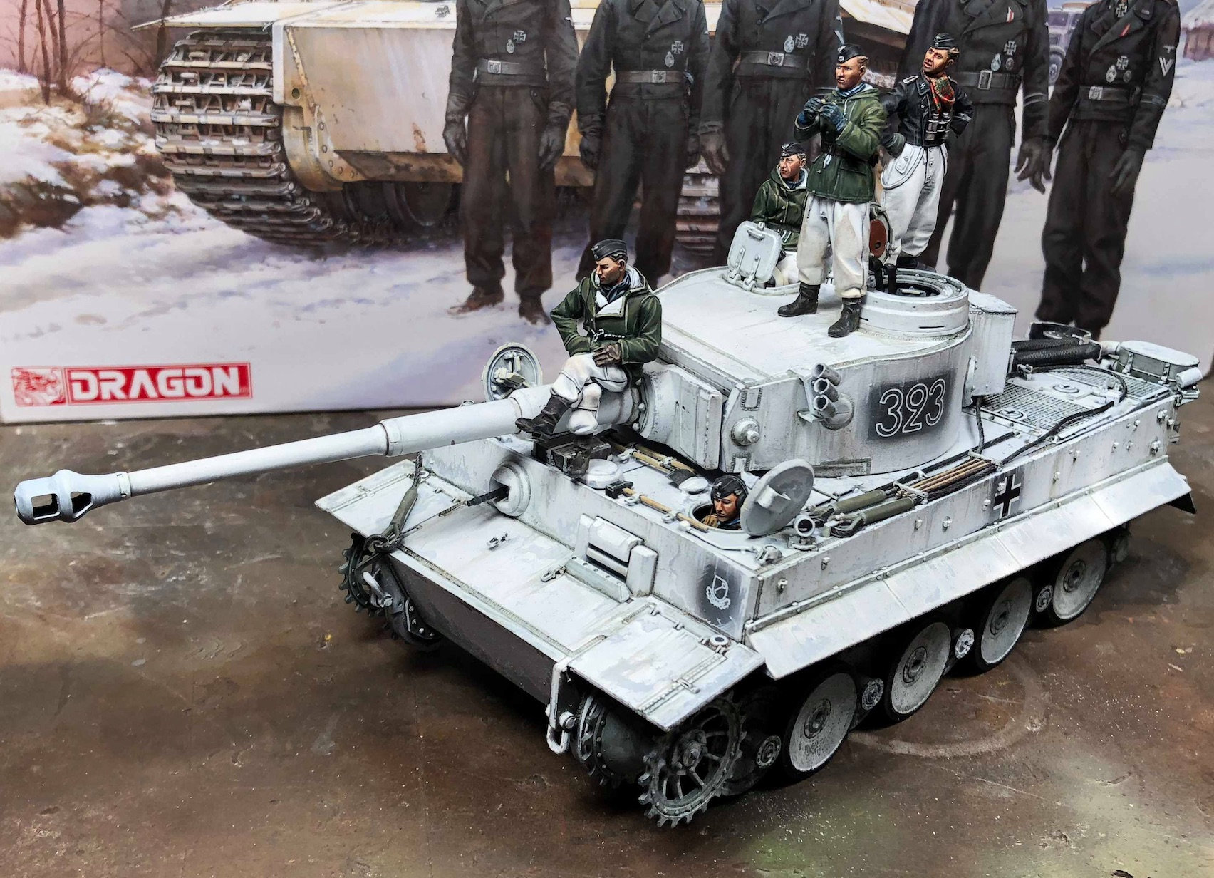 Tiger-1 Early production, kit Dragon - Page 2 M2yd