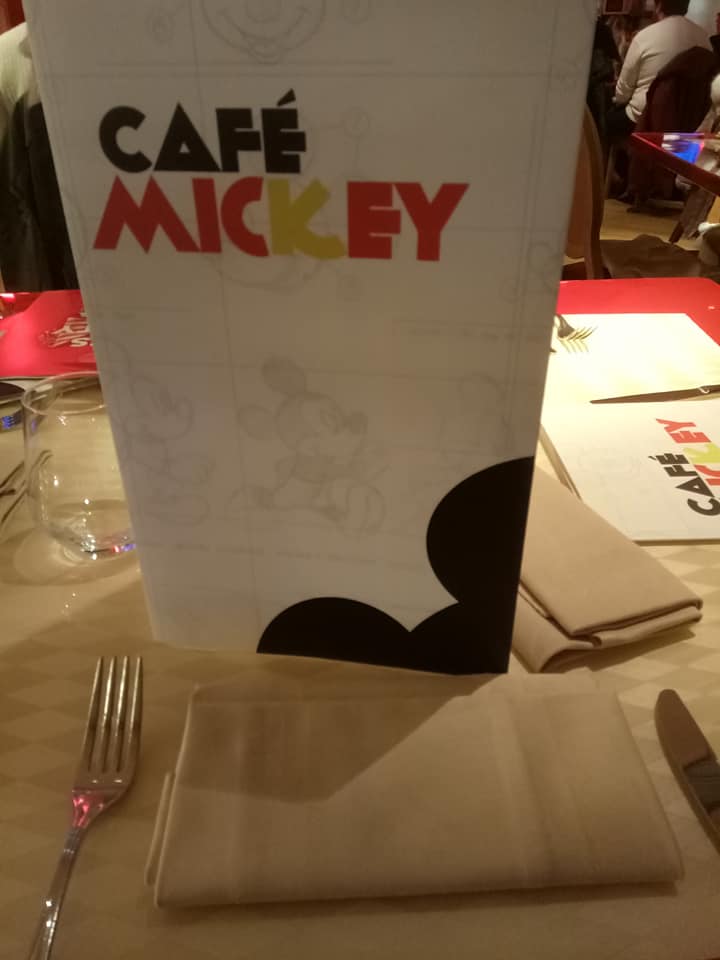 Café Mickey (Disney Village) Fermé  - Page 4 Wdtg