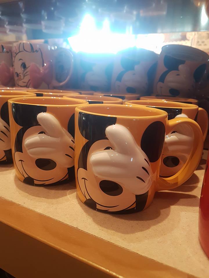 Mugs, bols et tasses Disney - Page 4 G182