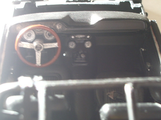 mustang GT 1968 version drag race au 1/25 de chez revell. O2zs