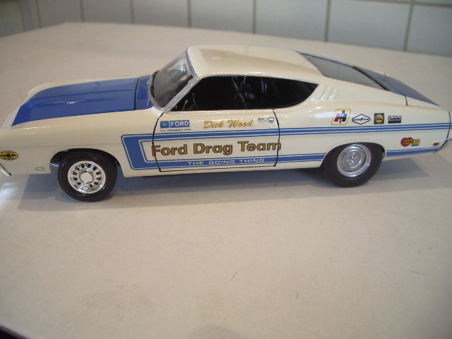 ford torino talladega 1970 de chez revell version drag race  Dtym