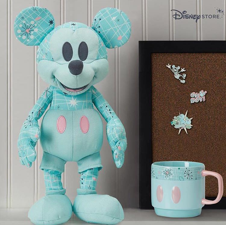 90 ans de Mickey et Disney Store  - Page 2 Ul6w