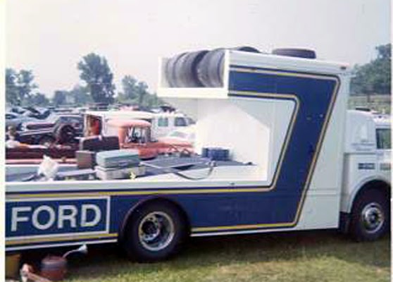 race truck car hauler ford C 600  - Page 2 W3k2