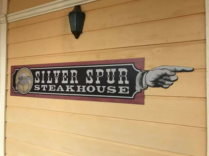 Silver Spur Steakhouse (Disneyland Parc) - Page 4 Wk2x