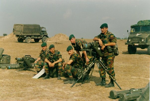 Para-commando display 49gv