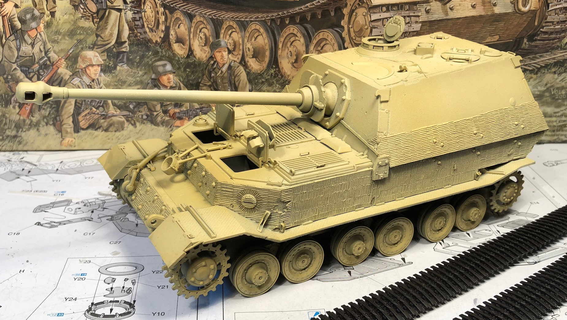 Elefant - Bergenpanzer Tiger (P) - Panzerkampfwagen VI (P) - Kits Dragon - 1/35 - Page 3 Qgbb