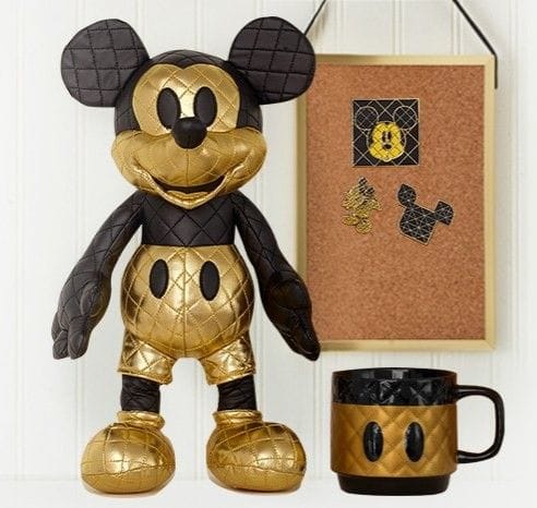 90 ans de Mickey et Disney Store  - Page 2 87mt