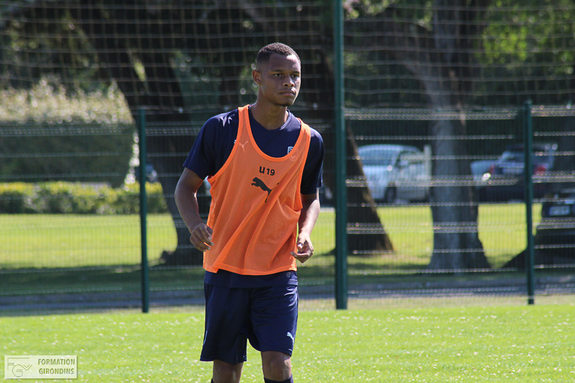 Actualités : Nicolas Niobe à l'essai avec les U19 - Formation Girondins 