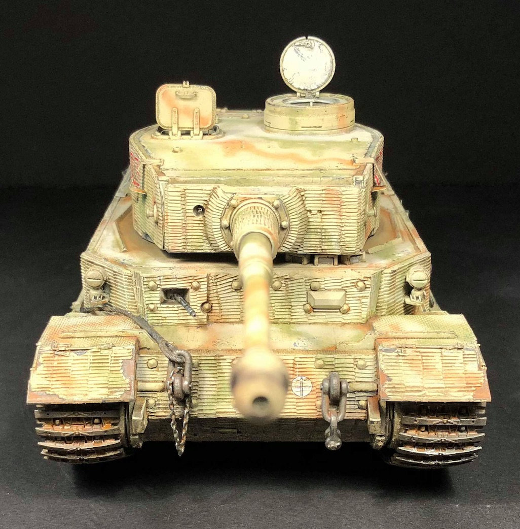 Elefant - Bergenpanzer Tiger (P) - Panzerkampfwagen VI (P) - Kits Dragon - 1/35 - Page 7 Ooi3