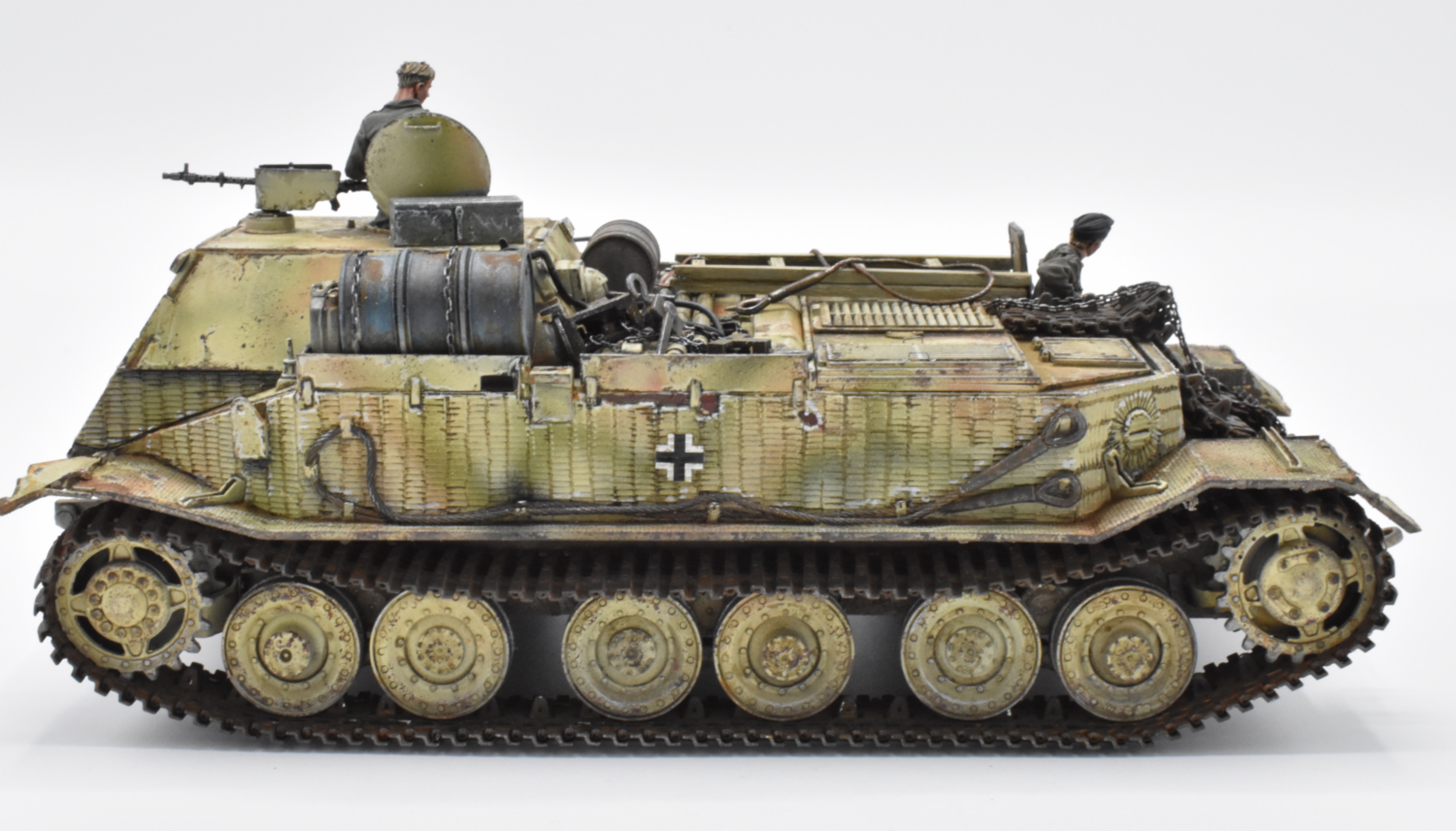 Elefant - Bergenpanzer Tiger (P) - Panzerkampfwagen VI (P) - Kits Dragon - 1/35 - Page 8 7n92