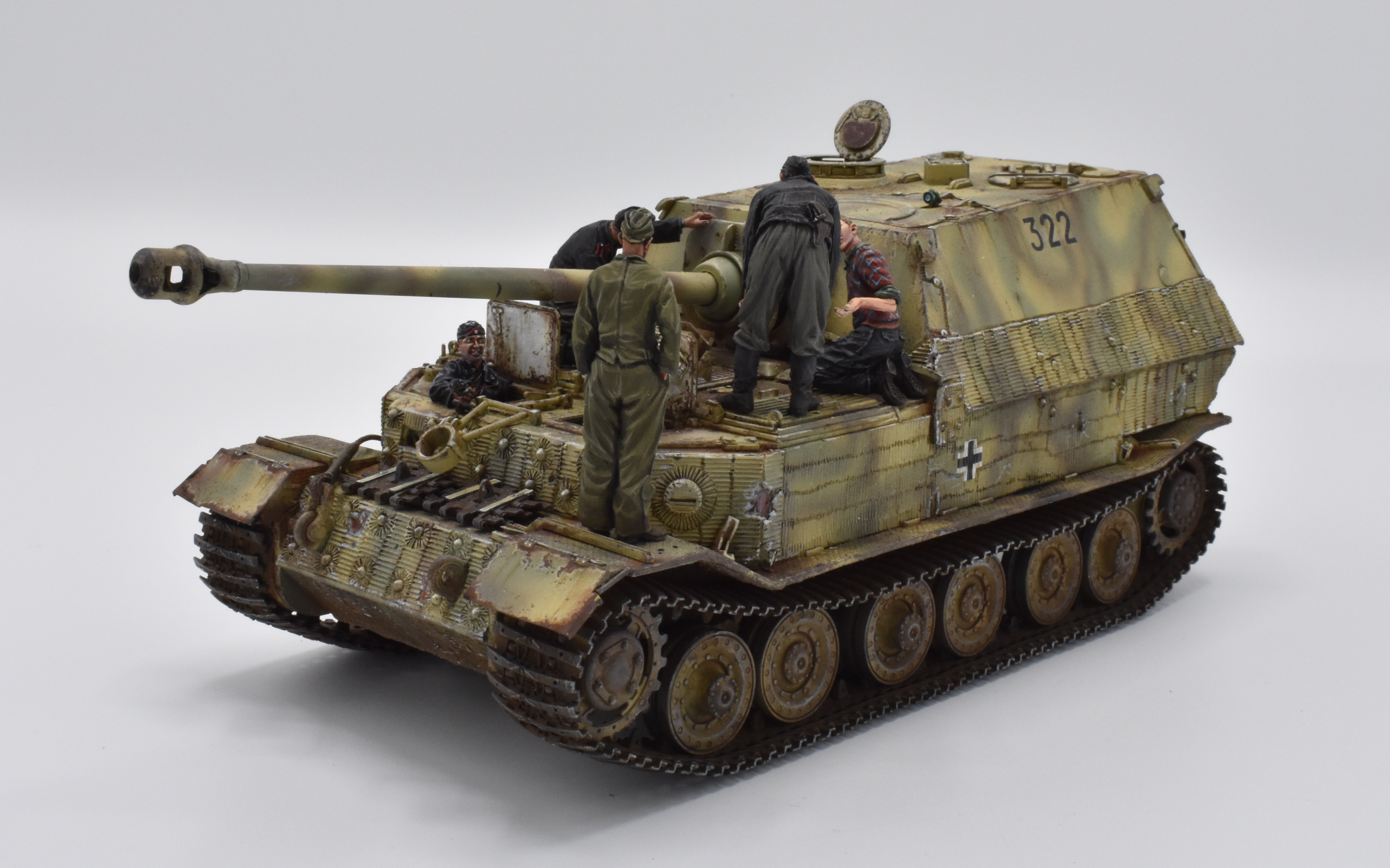 Elefant - Bergenpanzer Tiger (P) - Panzerkampfwagen VI (P) - Kits Dragon - 1/35 - Page 8 D71a