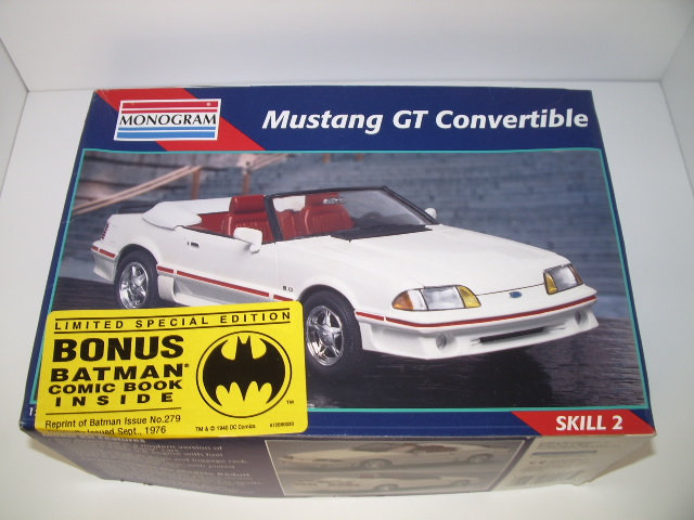 mustang GT convertible  de 1992 de chez mongram au 1/24 .  Ic3f