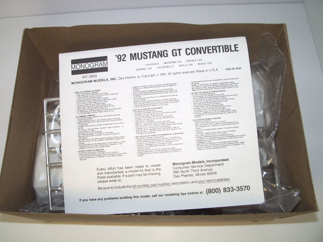 mustang GT convertible  de 1992 de chez mongram au 1/24 .  Ueew