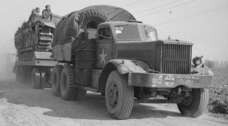 Camion M 19 et son Sherman M 4 A3 C3fc