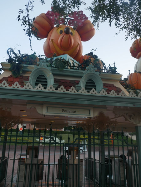 halloween - Disneyland Universal et quelques bonus pour Halloween - Page 3 7k6q