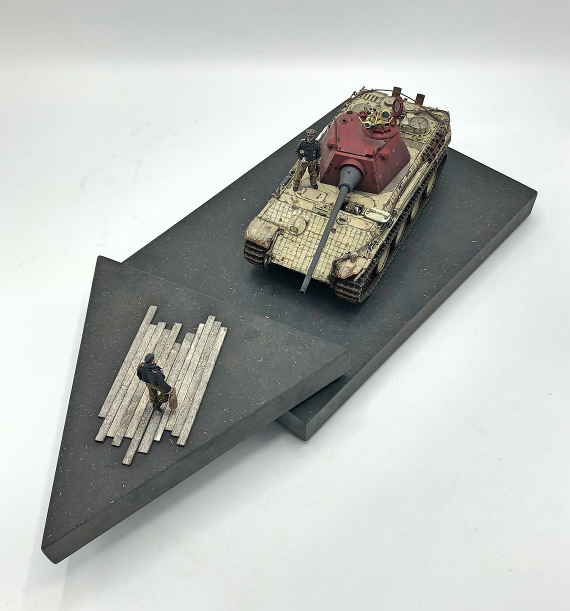 Panther F (kit Dragon) - 1/35 - Page 2 Fy3n