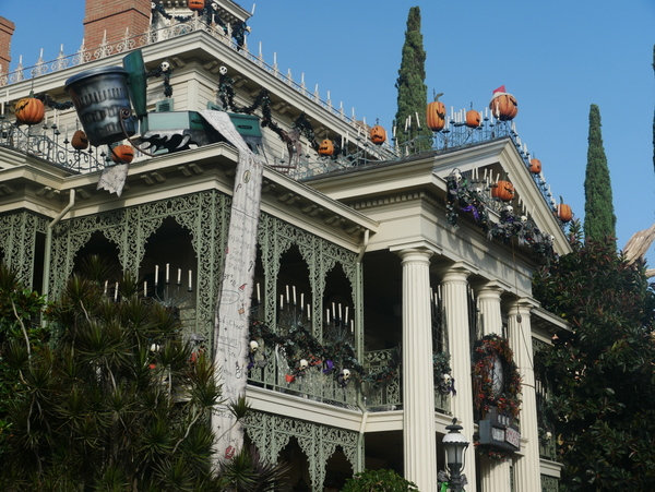 Disneyland Universal et quelques bonus pour Halloween - Page 3 Gcay