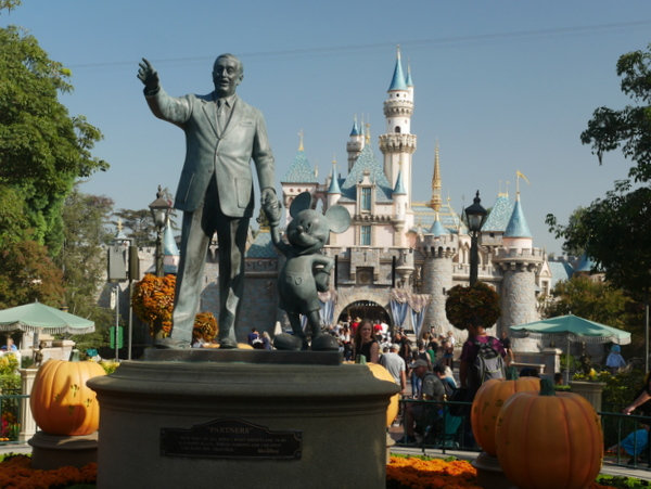 Disneyland Universal et quelques bonus pour Halloween - Page 4 Qysx