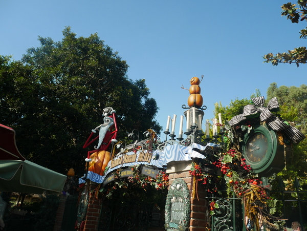 halloween - Disneyland Universal et quelques bonus pour Halloween - Page 3 Skvk