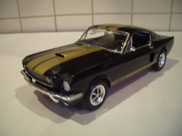 mustang SHELBY GT-350H 1966 de chez revell au 1/24 T90a