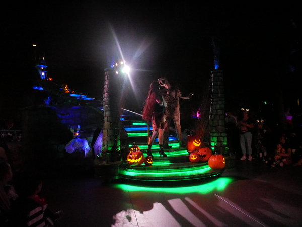 halloween - Disneyland Universal et quelques bonus pour Halloween - Page 4 N0u2