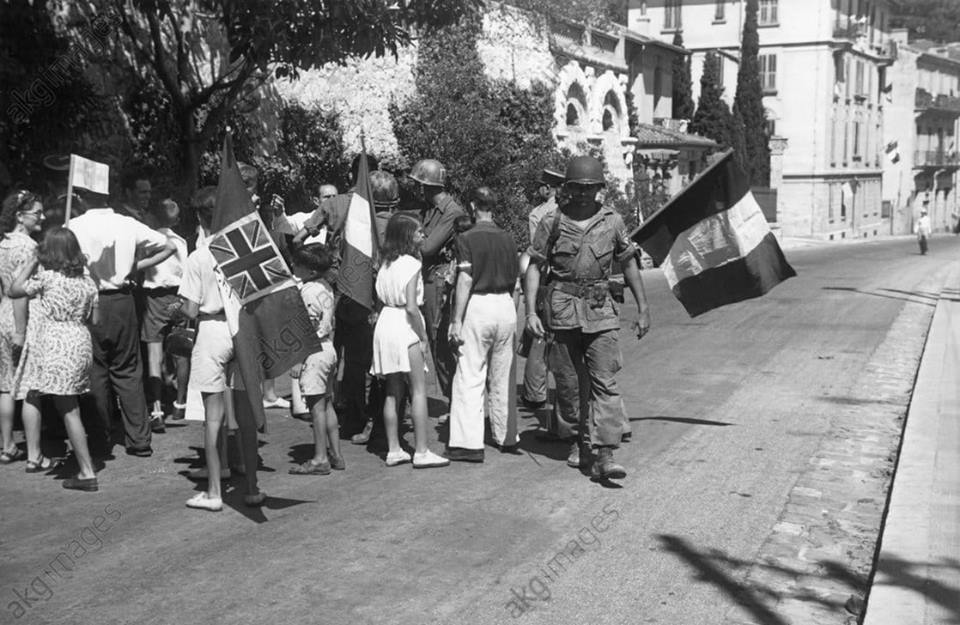 Libération des Corniches: Eze, Monaco V0i4