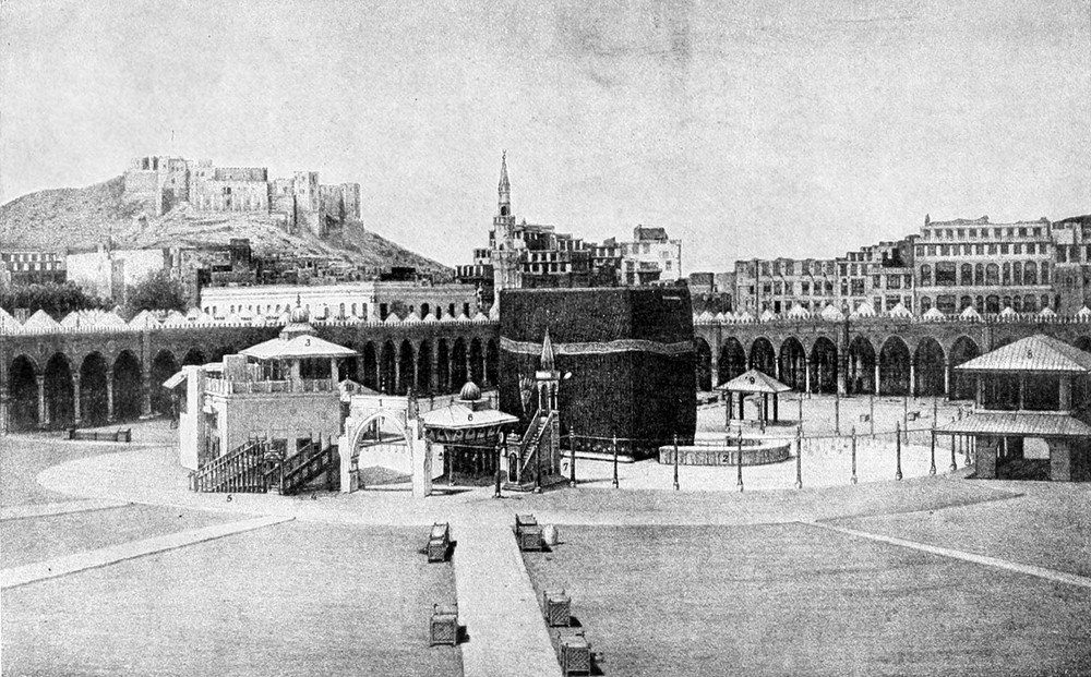 La Kaaba - Les origines païennes pré-islamiques 284l