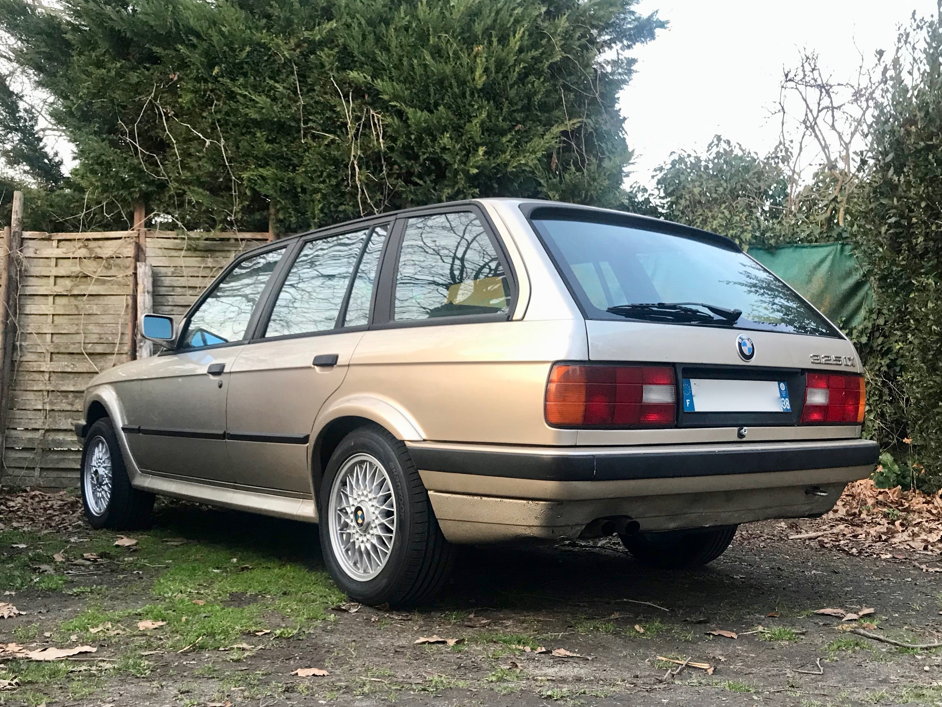 325ix Touring Kaschmirbeige - Page 2 0us3