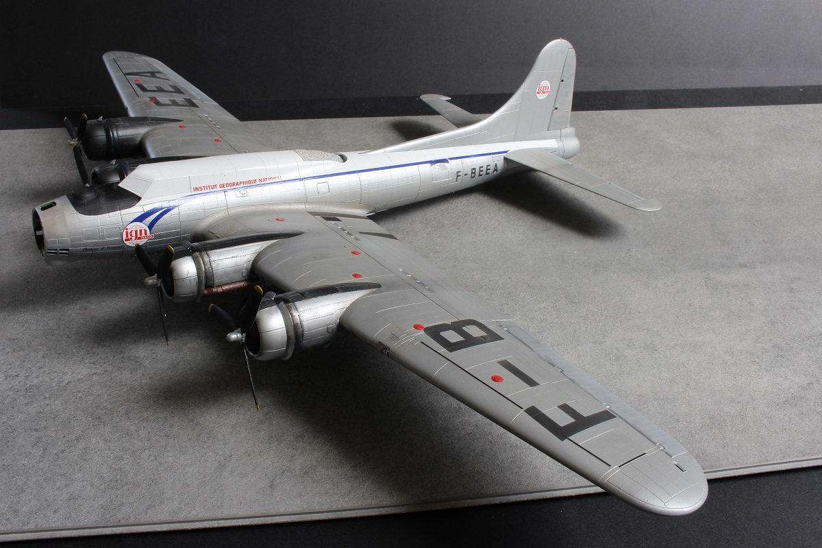 Boeing B-17G "F-BEEA" (Institut Géographique National) Kit Revell 1/72 - Page 6 Ejqs