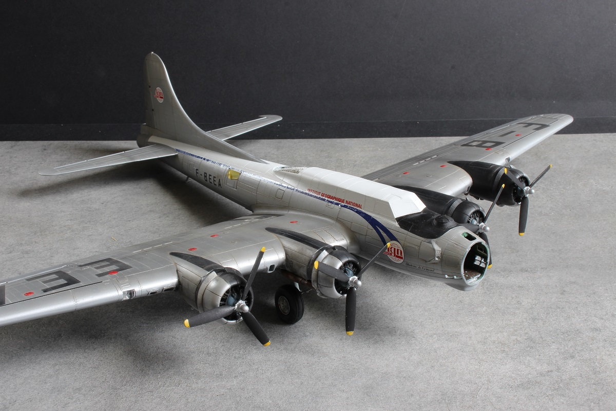 Boeing B-17G "F-BEEA" (Institut Géographique National) Kit Revell 1/72 - Page 6 X3cr