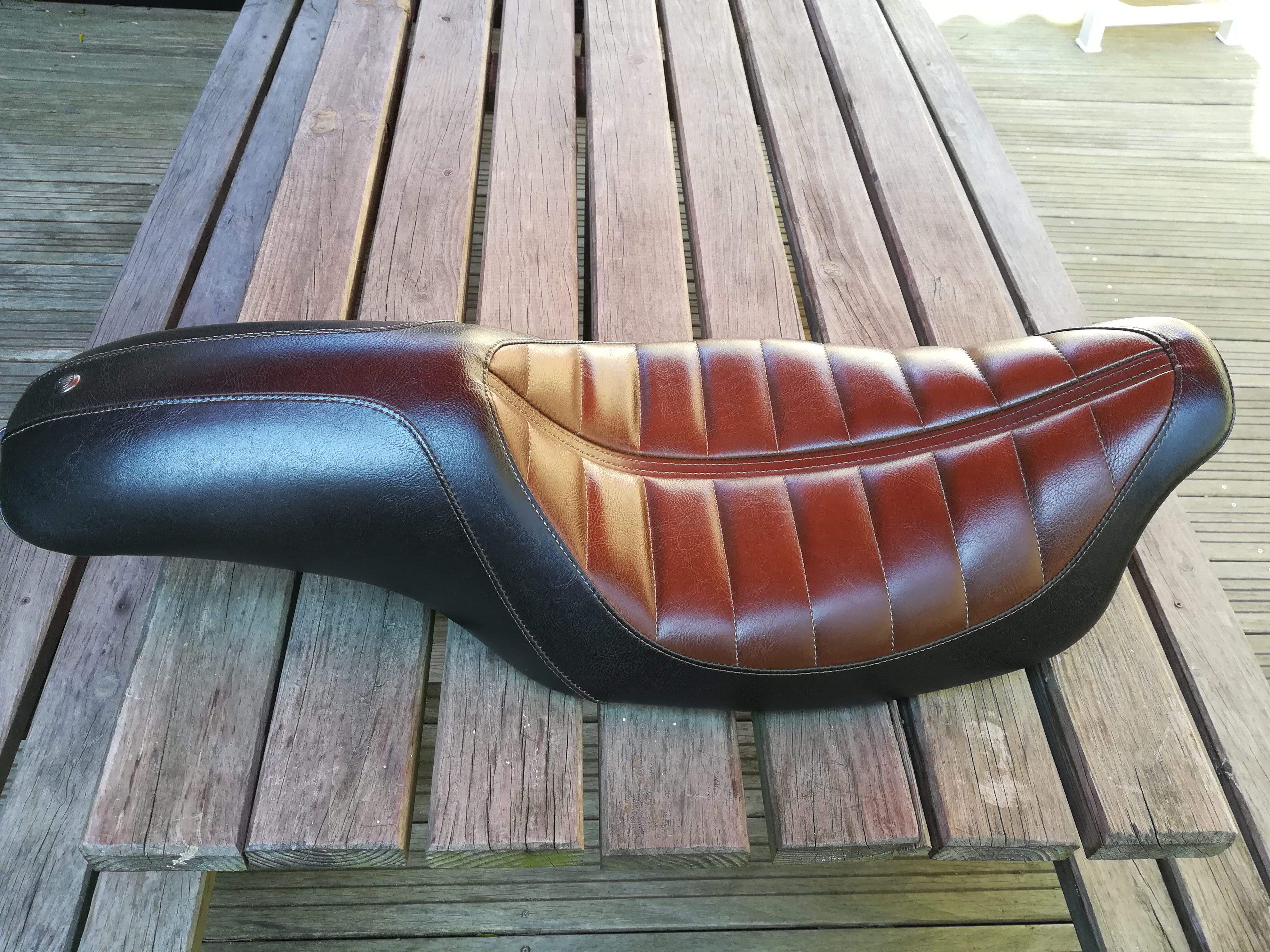 Selle Mustang Enzo 2-Up RSD bicolore pour Touring  3o2h